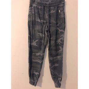 TNA Aritzia ALIX camo cargo jogger